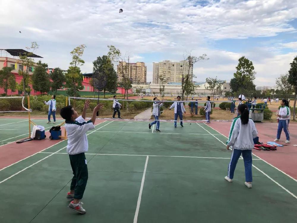 15活动三：了解特色项目第二课堂活动.jpg